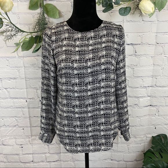 Rose & Olive Tops - 🌙 Rose & Olive Black & White patterned blouse